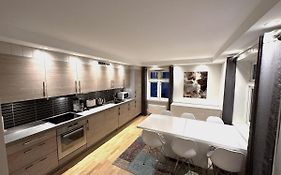 Stetind - Modern Apartment With Free Parking